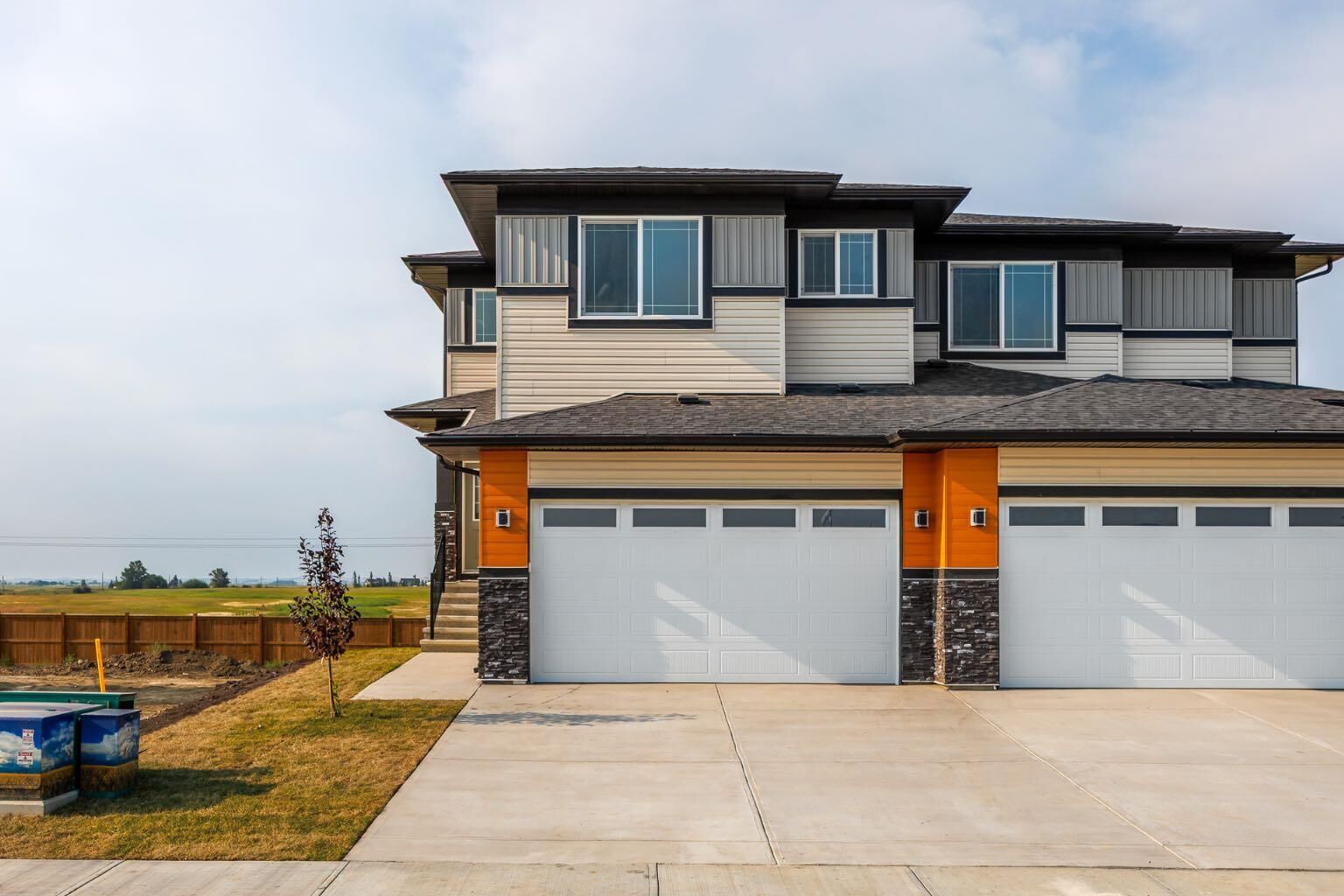 Property Photo: 142 Lakewood Crescent AB T1P 0G6