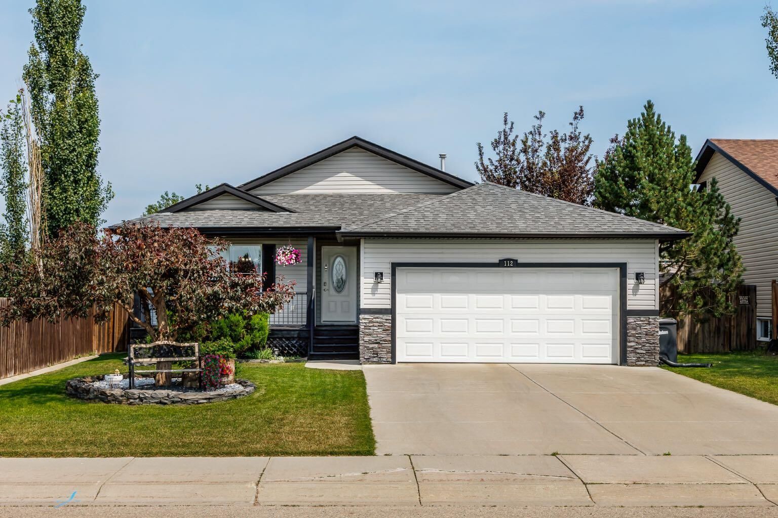 Property Photo: 112 Hillview Drive AB T1P 1Z6