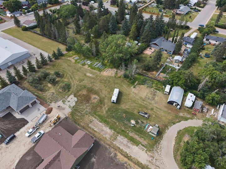 Property Photo: 693 10 Avenue AB T0M 0N0