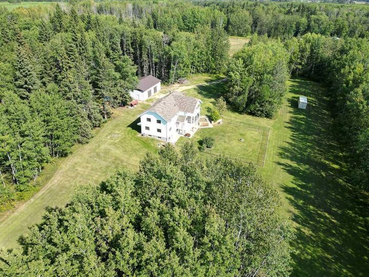 Property Photo: 65368 Range Road 165 AB T0A 0R0