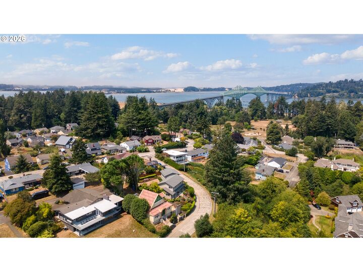 Property Photo:  1389 Bayview Ave  OR 97459 