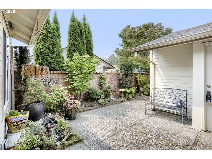Property Photo: 15710 SW Greens Way OR 97224