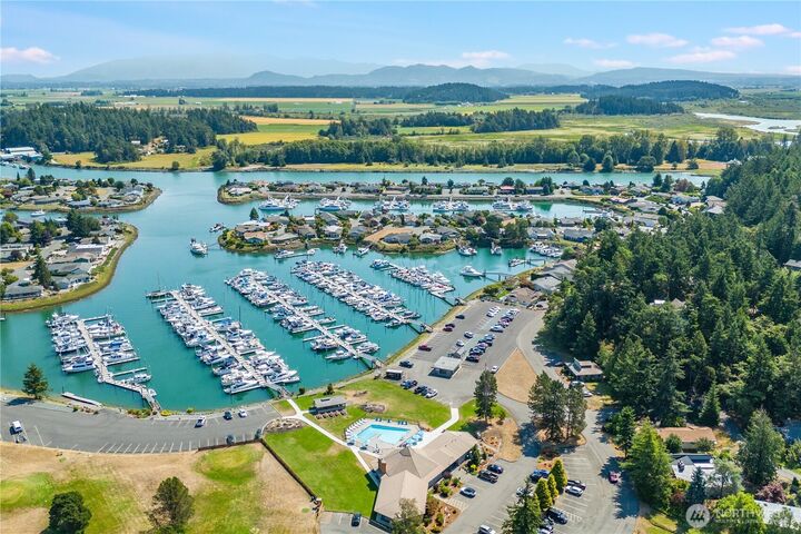 Property Photo:  352  Stillaguamish Place  WA 98257 