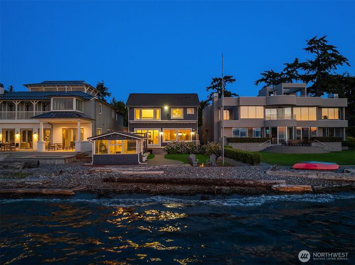 Property Photo: 9 SW Three Tree Point Lane WA 98166