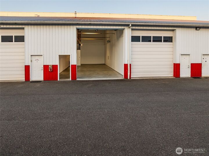 Property Photo: 1906 Midway Lane 311 WA 98226