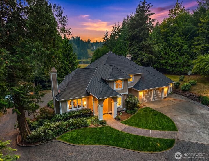 Property Photo:  8826 E Meadow Lake Drive  WA 98290 