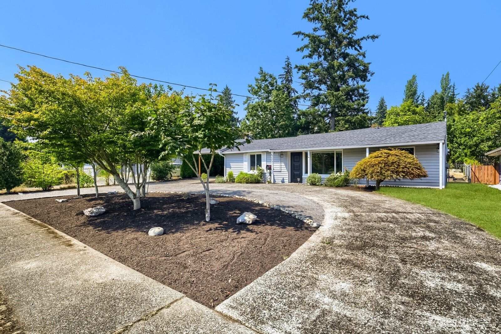Property Photo:  5607  240th Street SW  WA 98043 