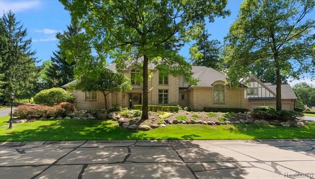 Property Photo:  1086 Autumn Lane  MI 48304 