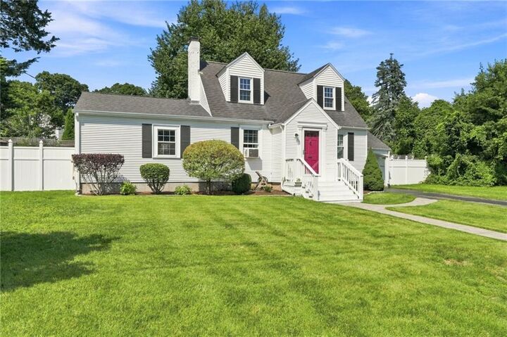 Property Photo:  17 Ledge Road  RI 02818 
