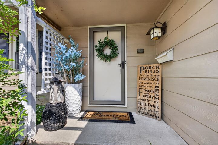 Photo de la propriété: 2100 N Ridgewood Dr KS 67208