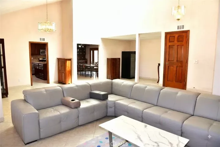 Property Photo:  722 Sir George Court  CA 93021 