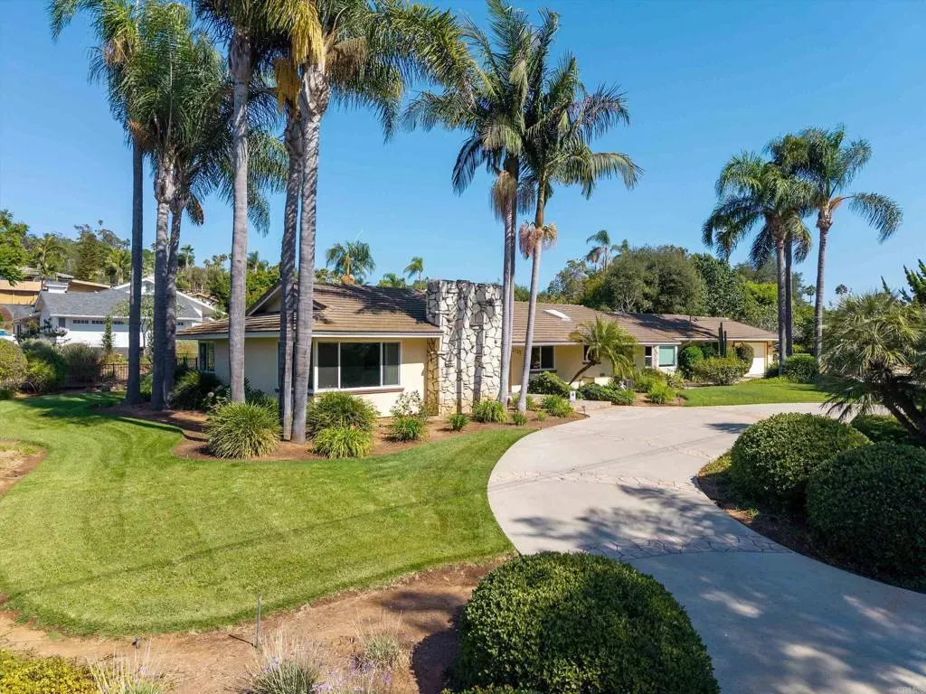 Property Photo:  2125 Walnut Lane  CA 92084 