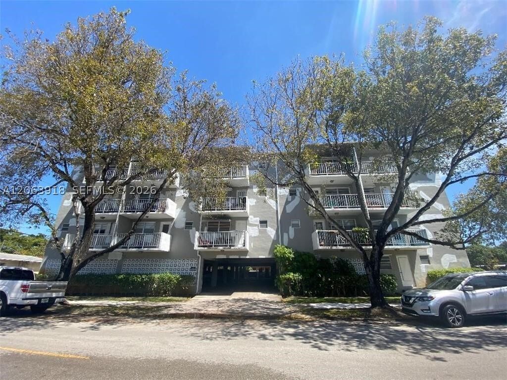 Property Photo:  1855 Plunkett St 101  FL 33020 