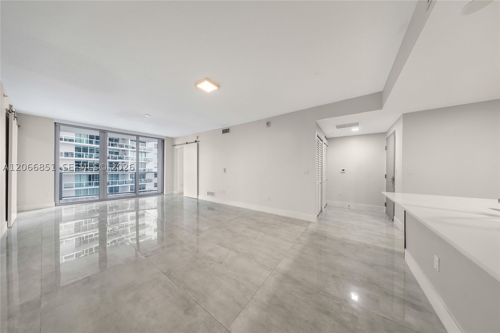 Property Photo:  488 NE 18th St 2109  FL 33132 