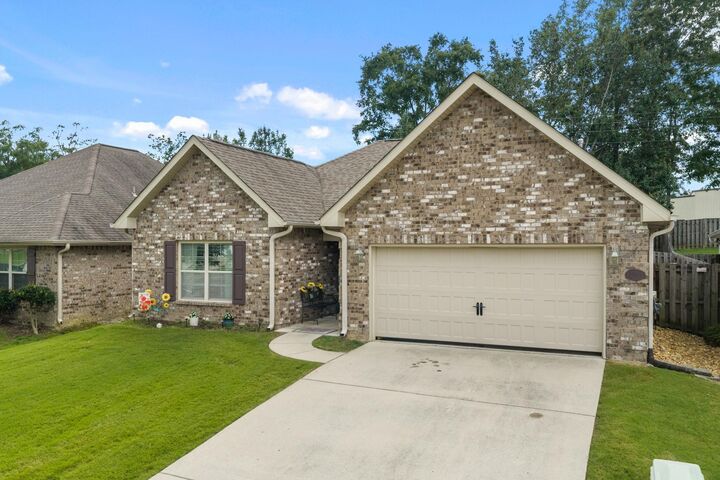 Property Photo: 2919 Phelan Cirlce AL 35179