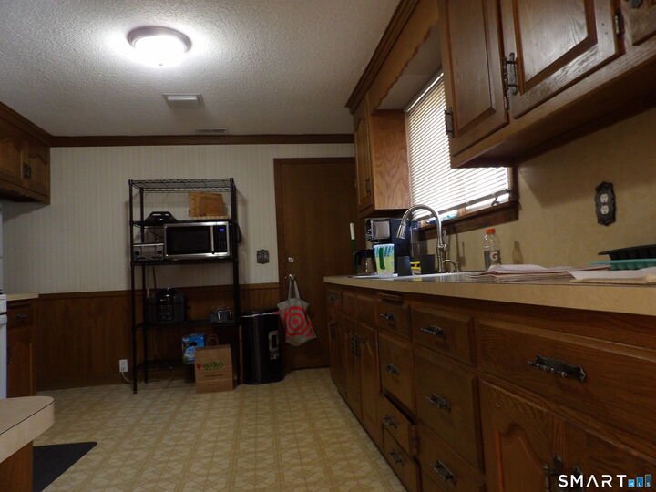Property Photo:  112 Putnam Street  CT 06010 