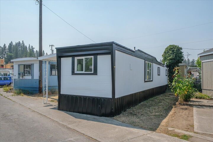 Property Photo: 205 S Park Dr #42 WA 99212