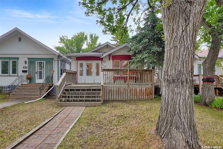 Property Photo:  3524 Victoria Avenue  SK S4T 1M1 