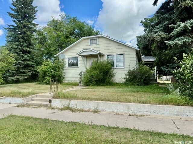 Photo de la propriété:  309 Railway Avenue  SK S0K 2A0 