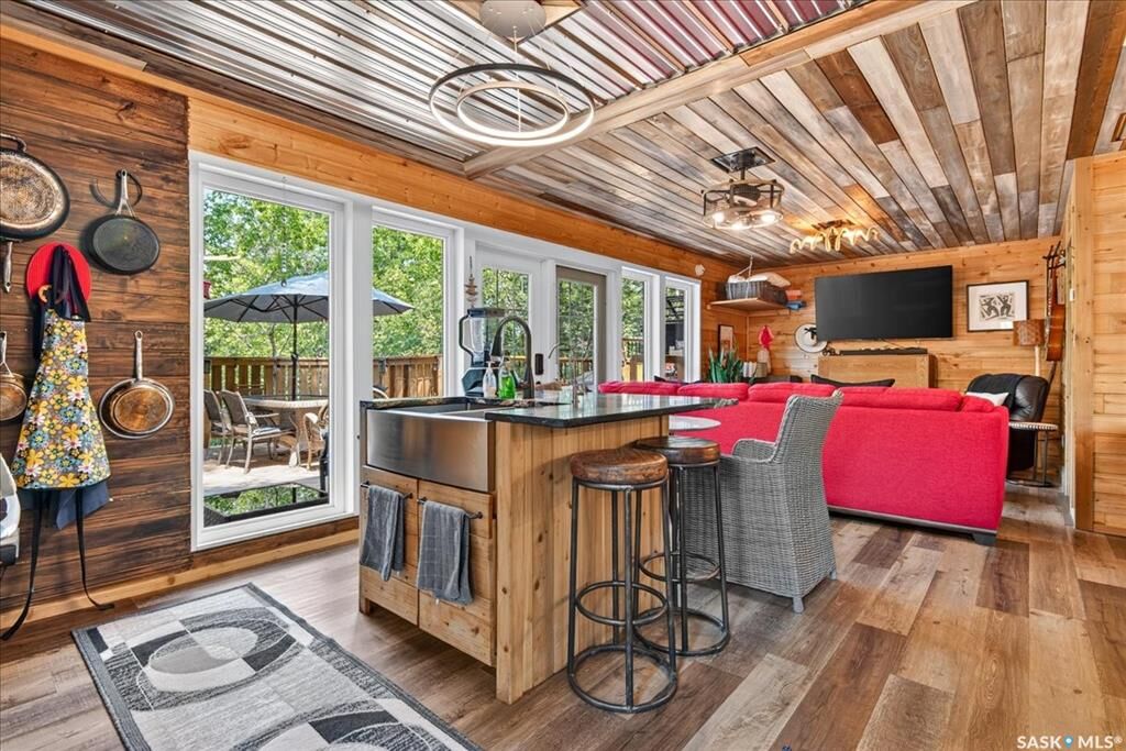 Property Photo:  459 5th Street E  SK S0G 4C0 