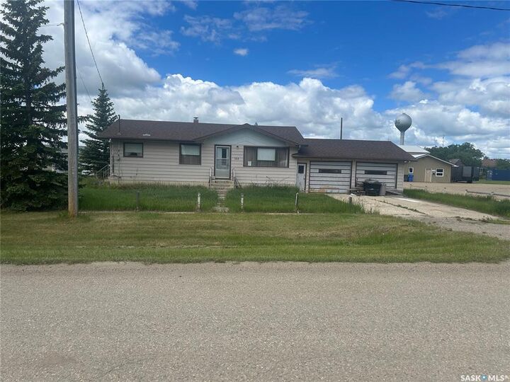 Property Photo: 103 Main Street SK S0G 2W0