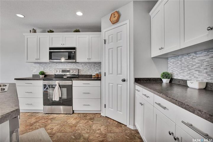 Property Photo:  118 Meadowlark Park  SK S0K 0A1 
