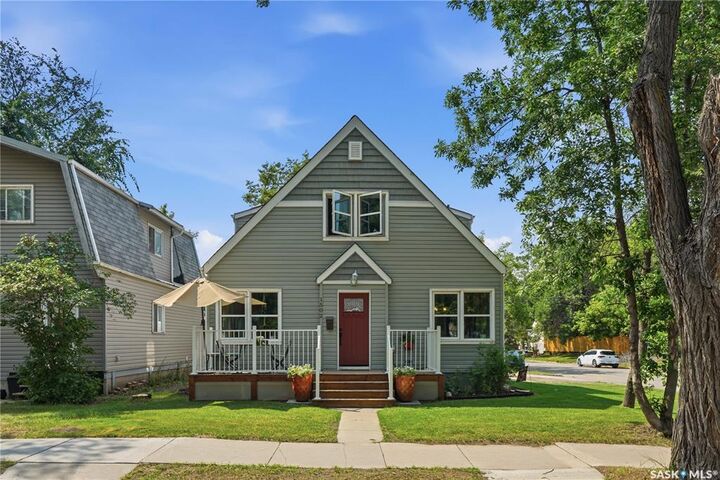 Property Photo:  1502 Lorne Avenue  SK S7H 1Y1 