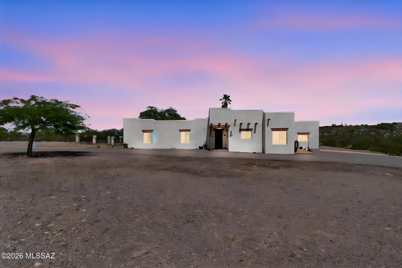 Property Photo:  5040 N Camino De Oeste  AZ 85745 