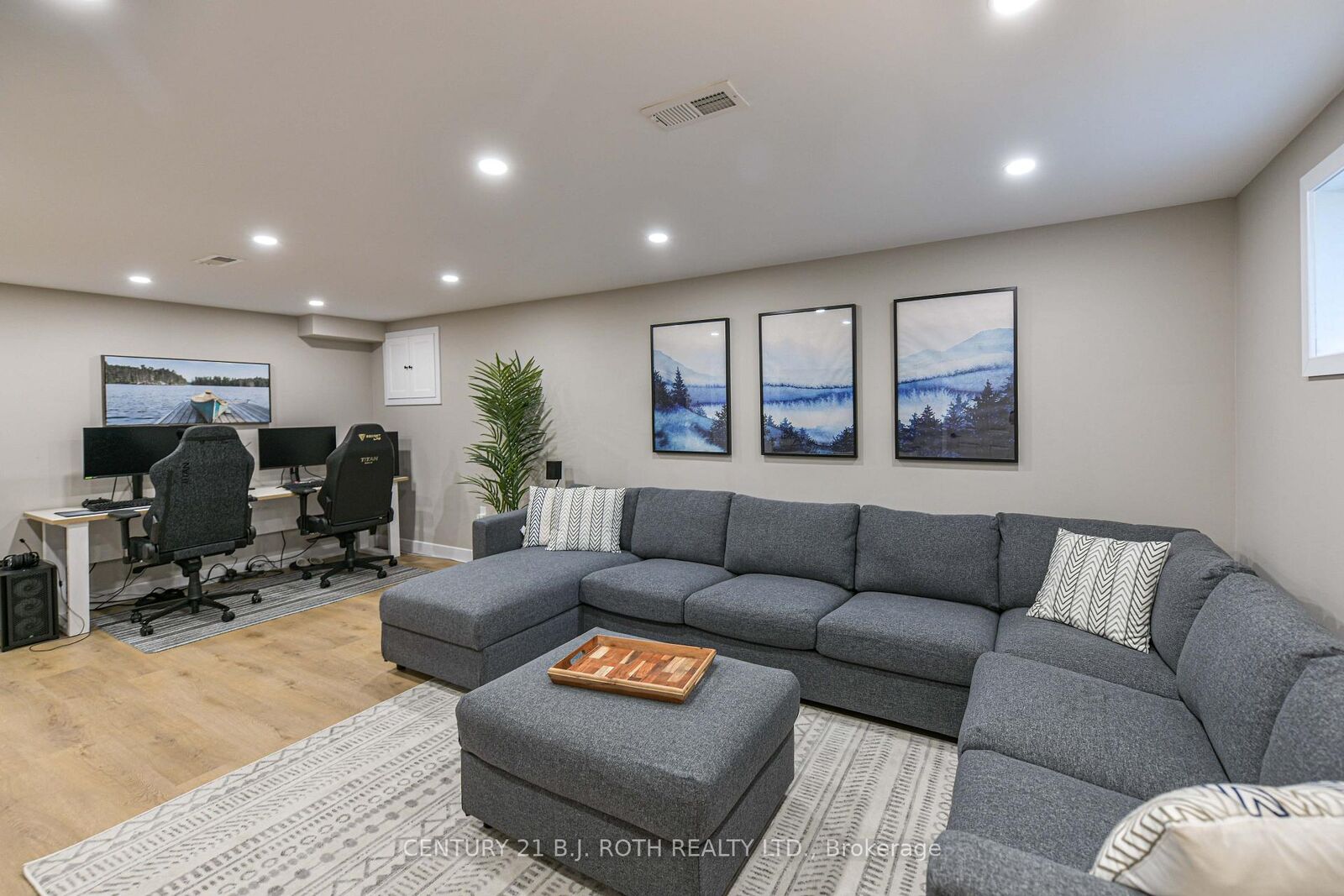 Property Photo:  49 Bond Street  ON L3V 1J6 