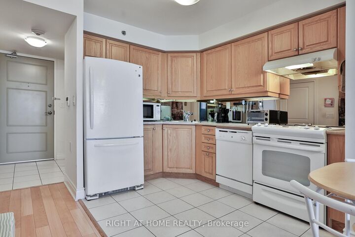 Property Photo: 3 Marine Parade Drive 707 ON M8V 3Z5