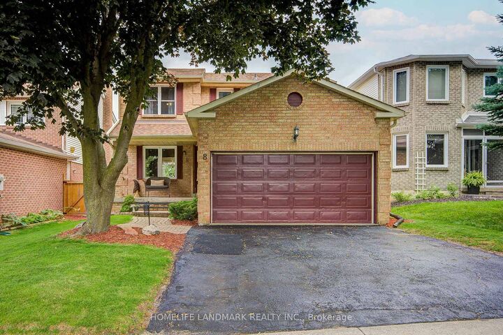 8 Closs Square — photo 1
