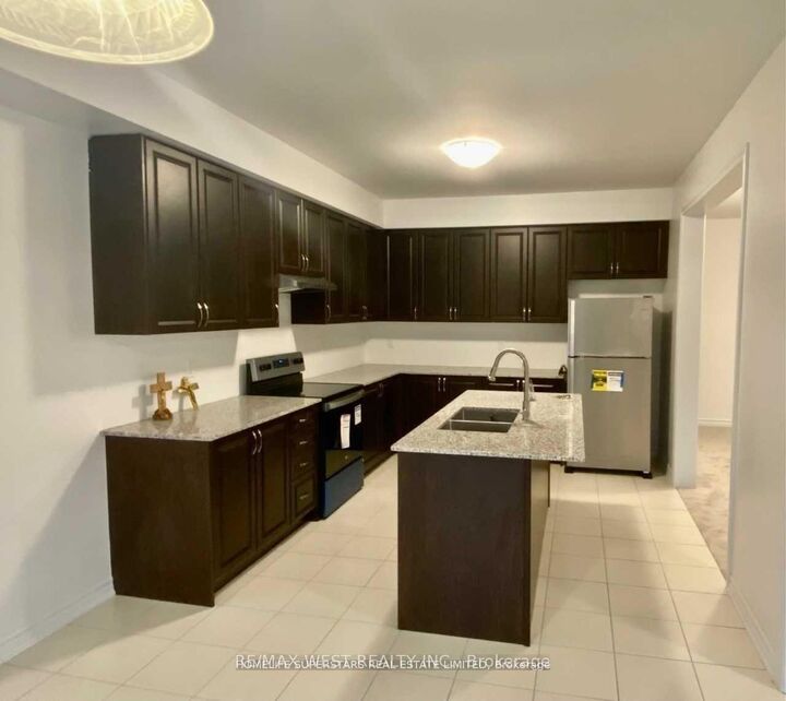 Property Photo: 256 Ridley Crescent ON N0C 1B0
