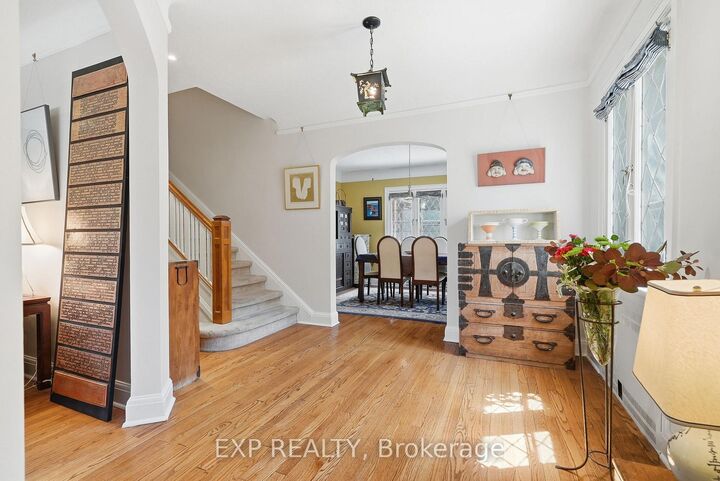 Property Photo: 421 Hamilton Avenue S ON K1Y 1E2