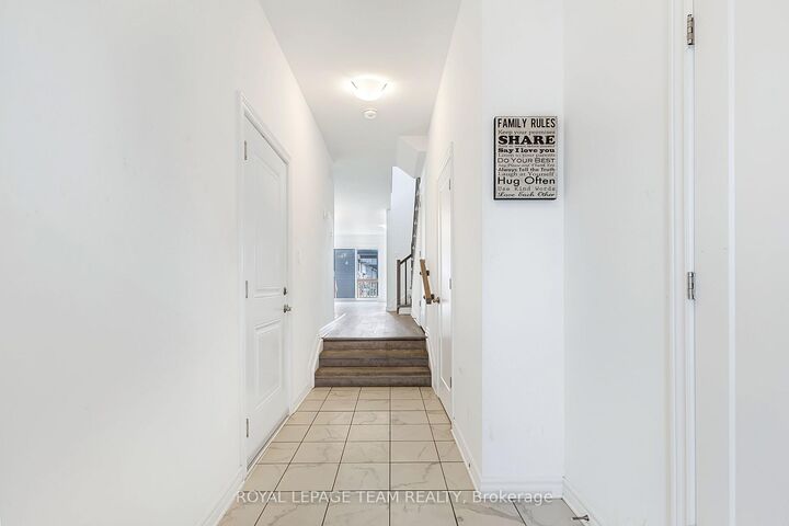 Property Photo: 126 Dowdall Circle ON K7C 0S4