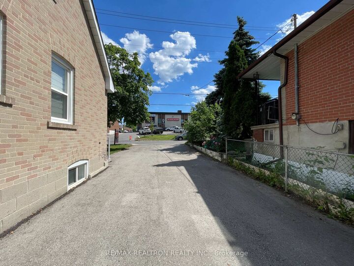 Property Photo: 52 Glen Cameron Road ON L3T 1P6