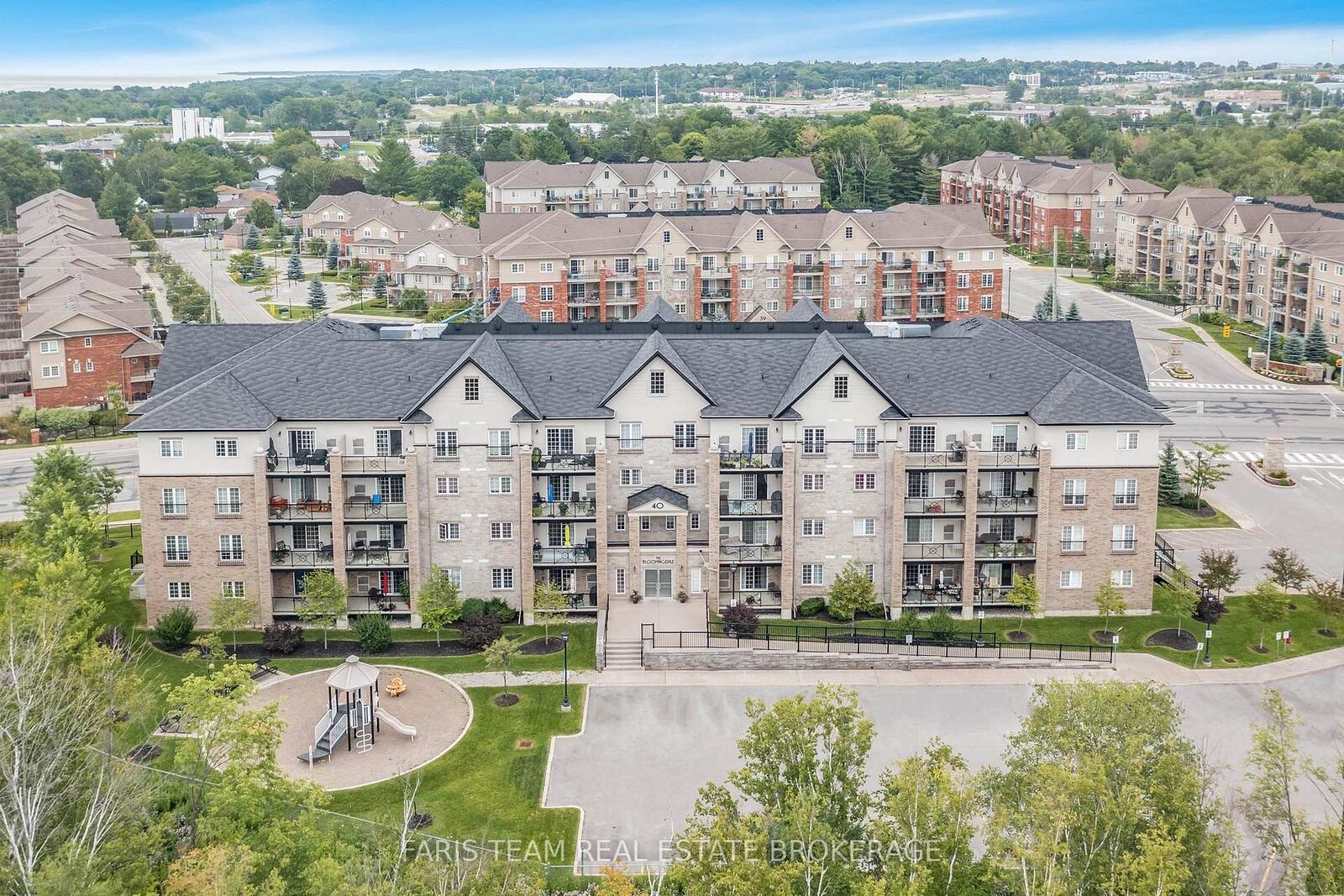 Property Photo: 40 Ferndale Drive S 210 ON L4N 2L3