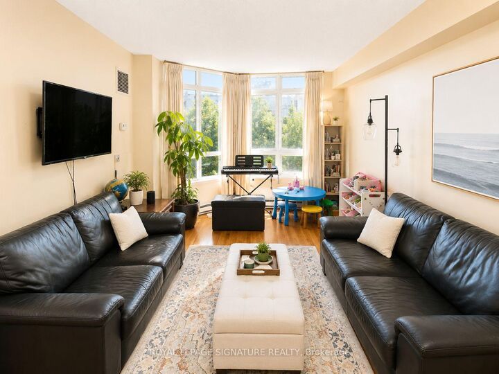 Property Photo: 80 Harrison Garden Boulevard 323 ON M2N 7E3
