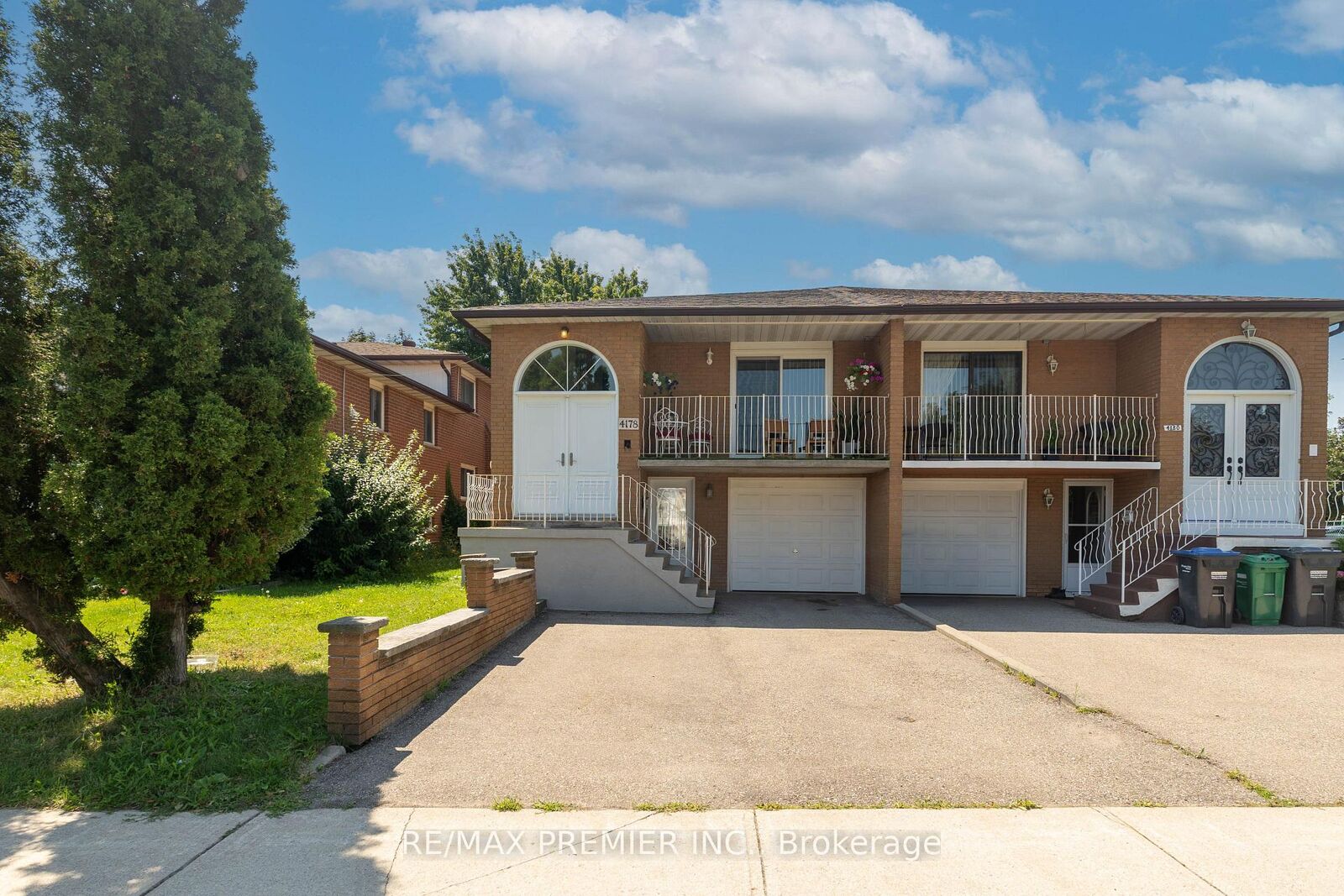 Property Photo:  4178 Dursley Crescent  ON L4Z 1J7 