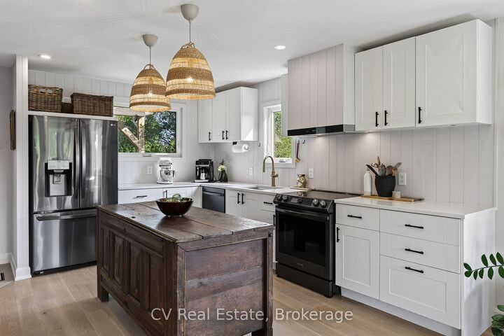 Photo de la propriété:  110 John Street  ON N4L 1W7 