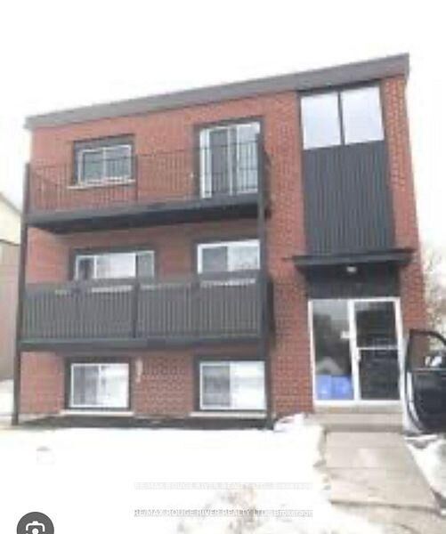 Property Photo: 14 Frank Street 4 ON L1C 2J4