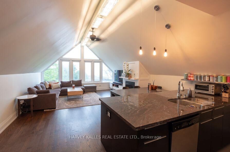 Property Photo: 1538 King Street W 4 ON M6K 1J6