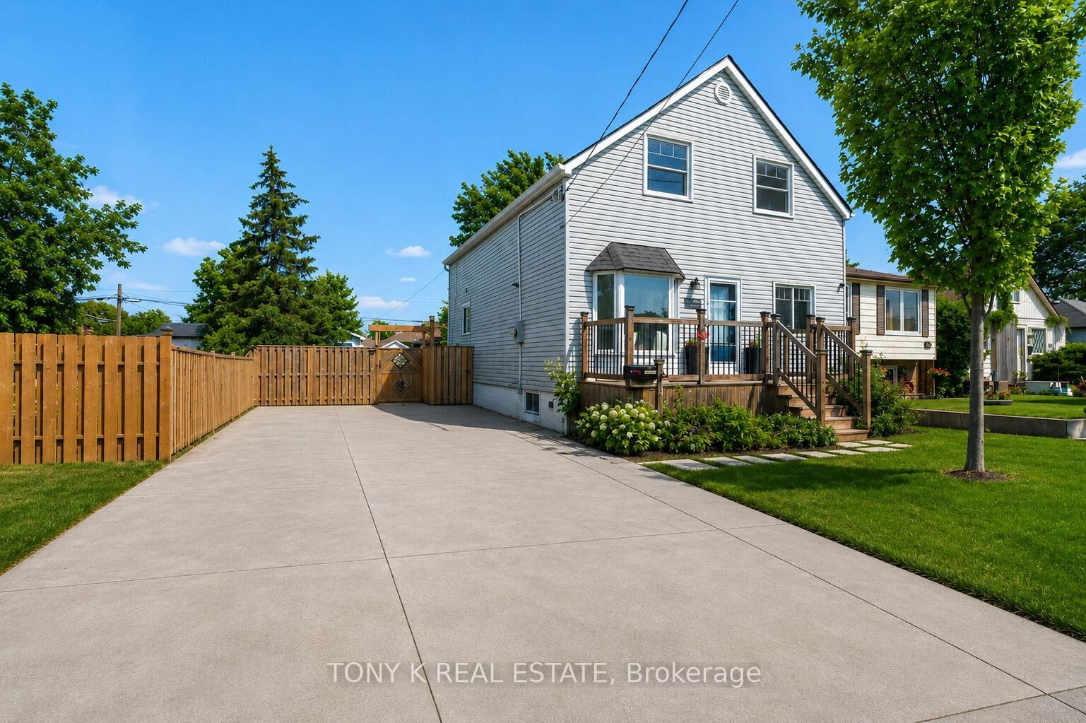 Property Photo: 420 Waverly Street ON L8H 6R4
