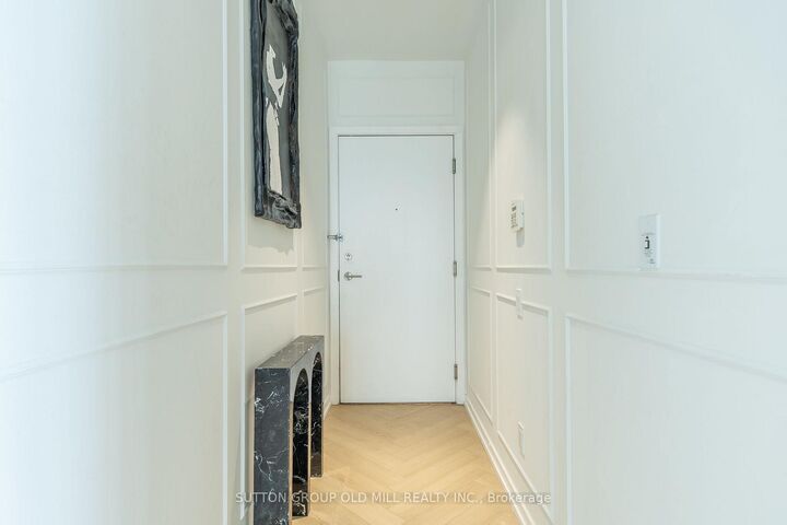 Property Photo: 103 The Queensway N/A 2505 ON M6S 5B3