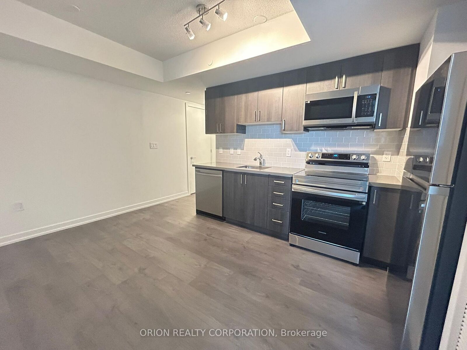 Property Photo: 556 Marlee Avenue 427 ON M6B 0B1