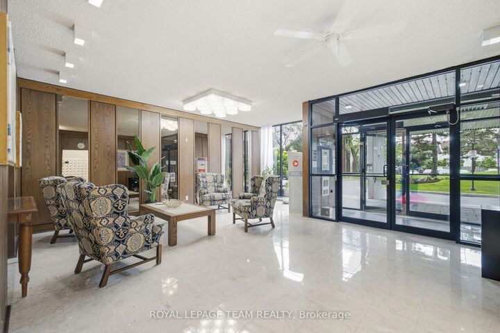 Photo de la propriété: 3360 Southgate Road 303 ON K1V 9A6