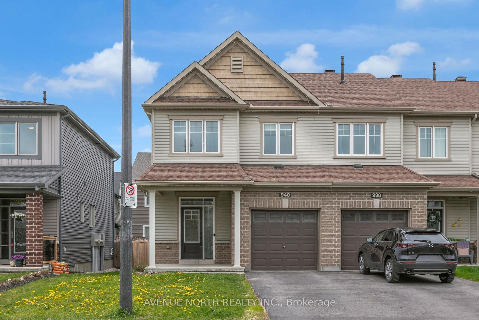 Property Photo: 940 Kilbirnie Drive ON K2J 5T9