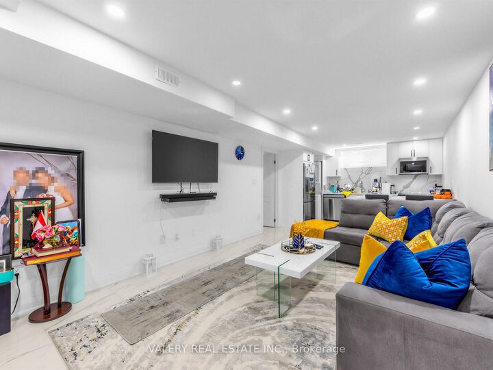 Property Photo: 64 Moreau Trail Lower ON M1L 4V2
