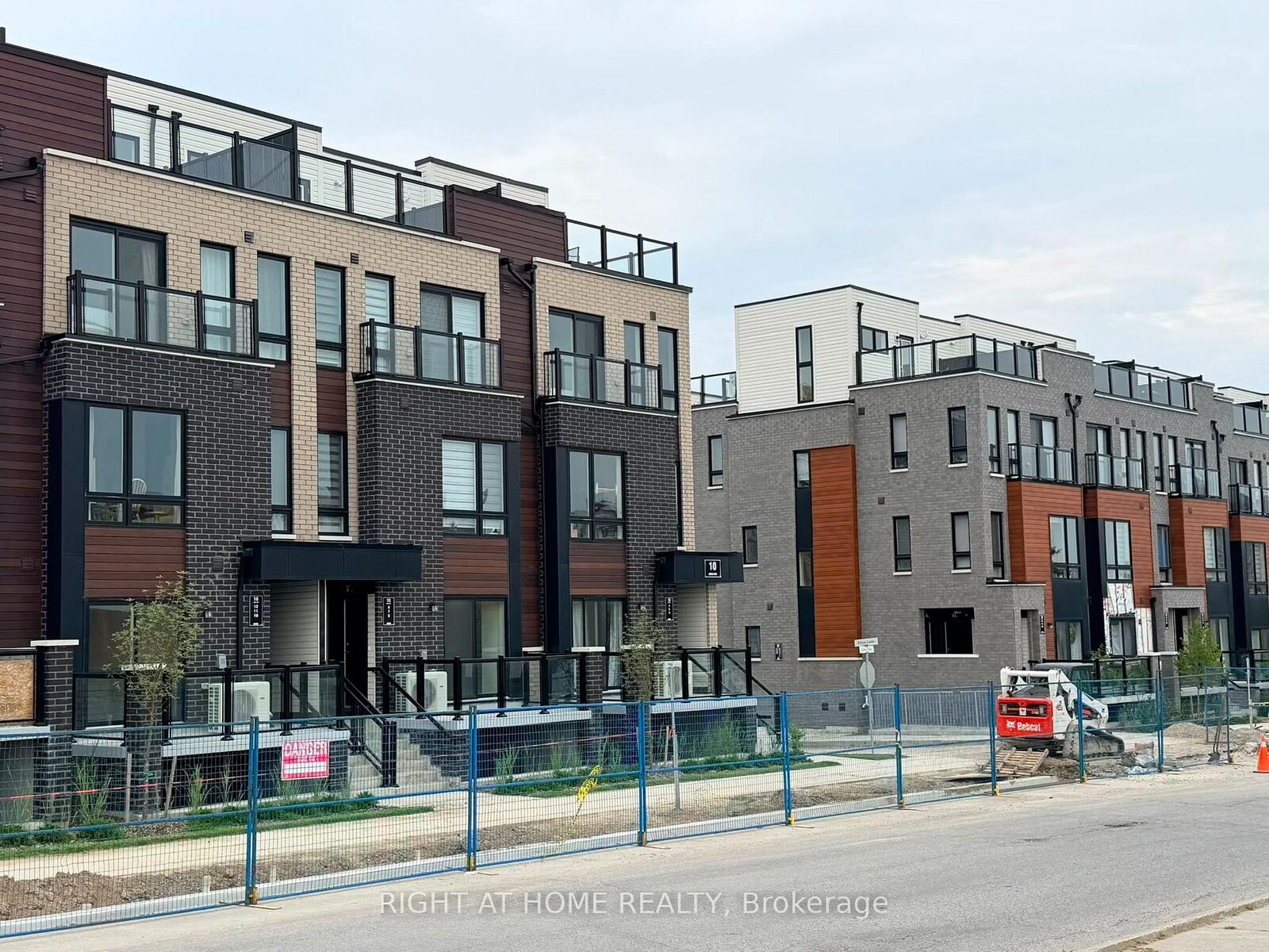 Property Photo: 10 Liben Way 14 ON M1B 0E8