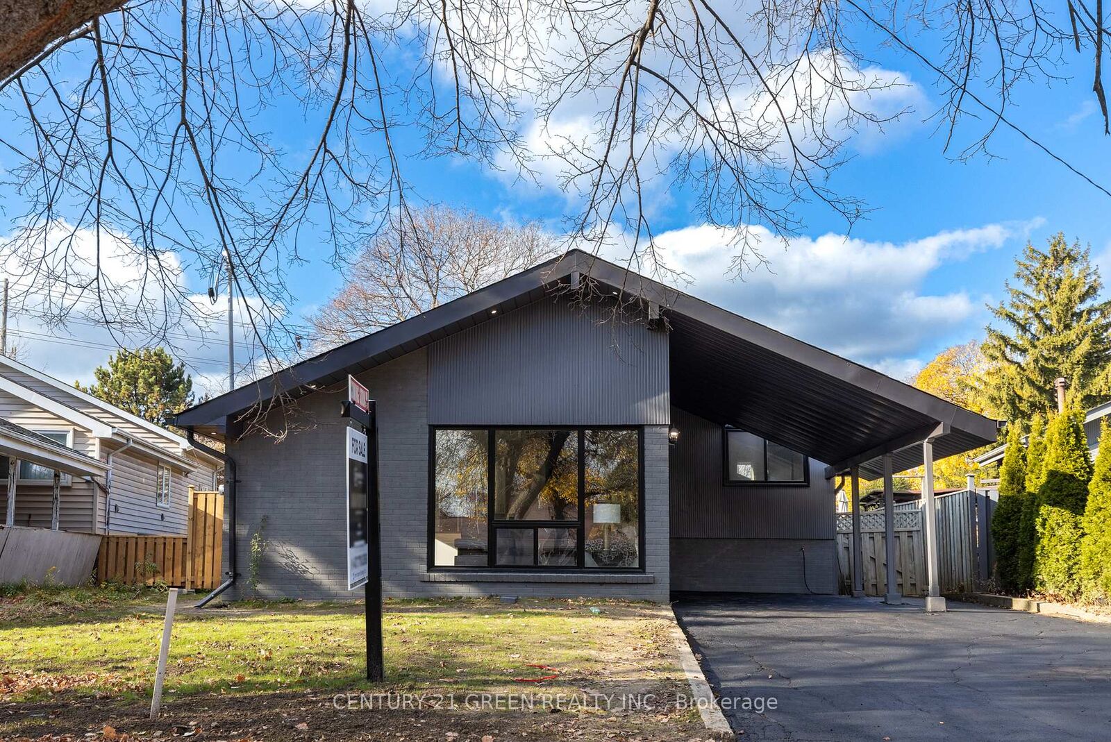 Property Photo:  32 Brookridge Drive Main  ON M1P 3M1 