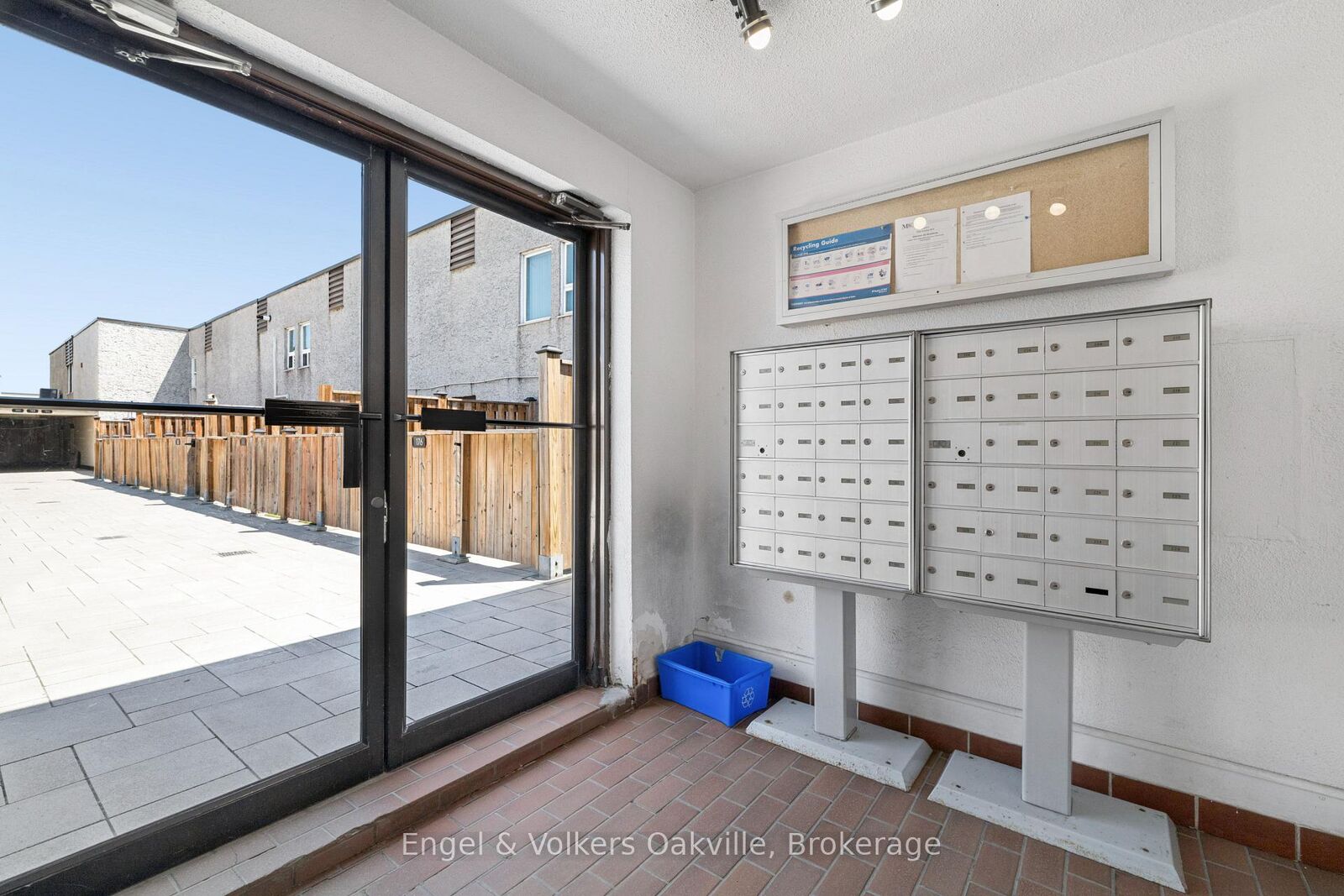 Property Photo: 1055 Dundas Street E 184 ON L4Y 3X6